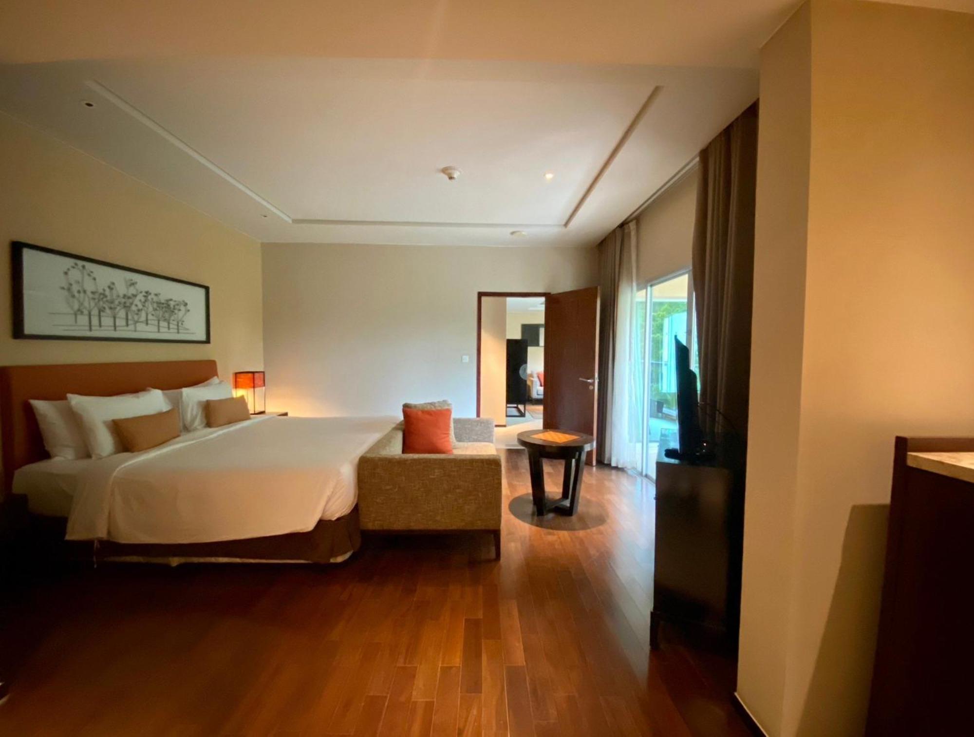 Phuket Panwa Beachfront Resort Екстер'єр фото