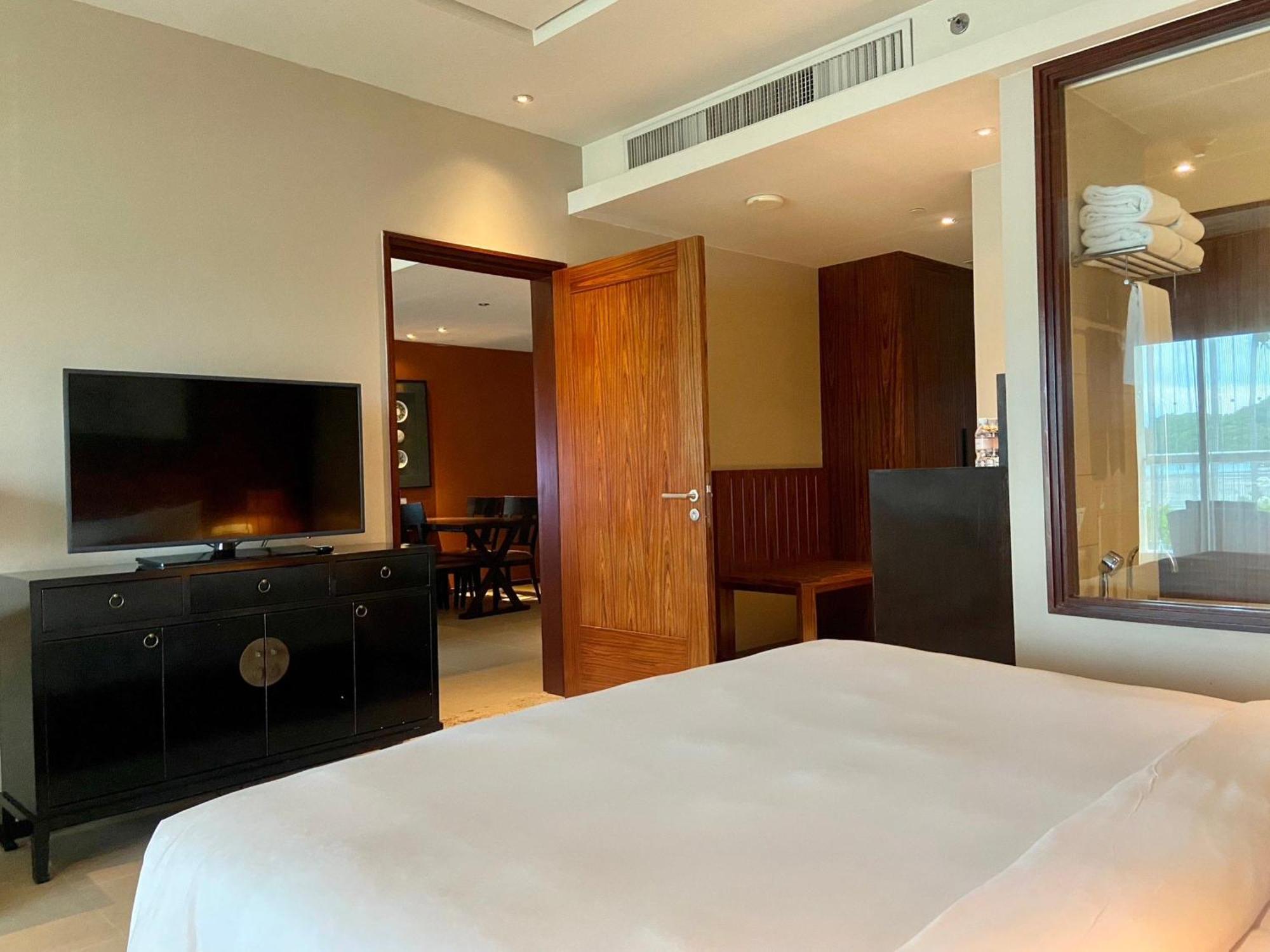 Phuket Panwa Beachfront Resort Екстер'єр фото