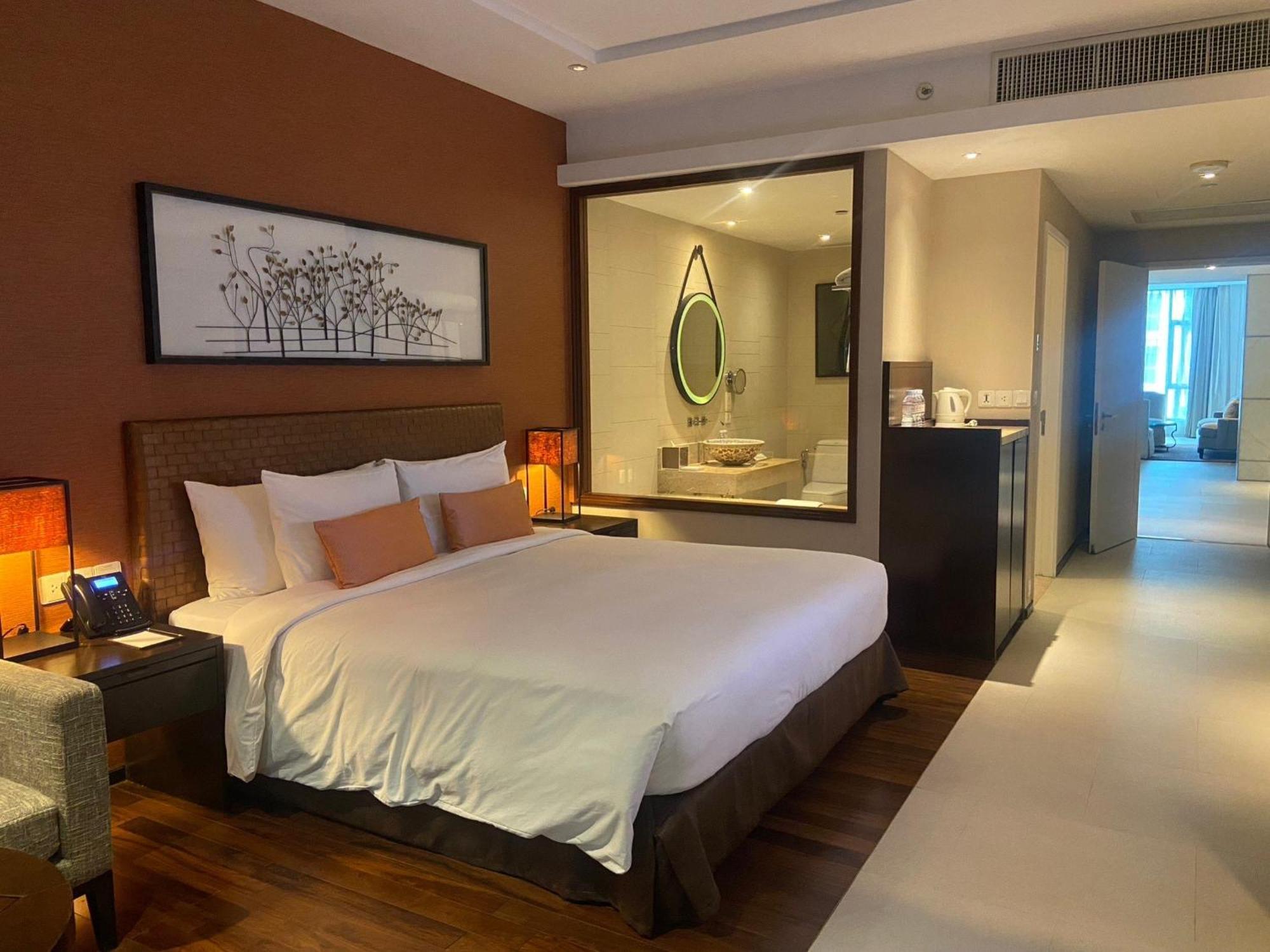 Phuket Panwa Beachfront Resort Екстер'єр фото