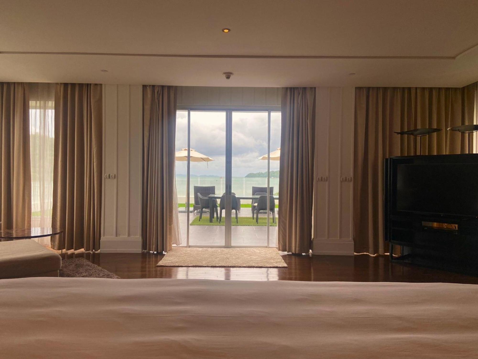 Phuket Panwa Beachfront Resort Екстер'єр фото