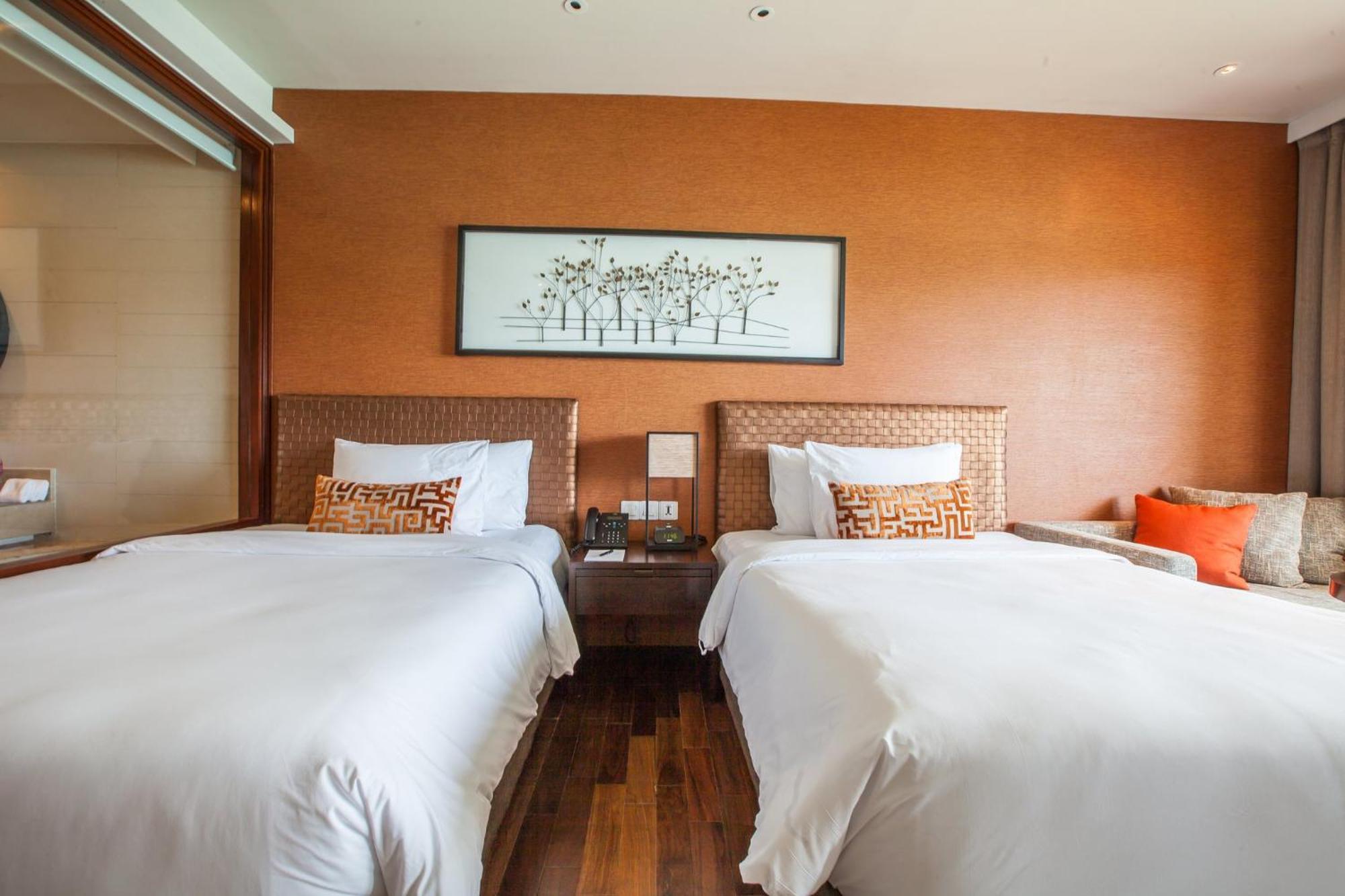 Phuket Panwa Beachfront Resort Екстер'єр фото